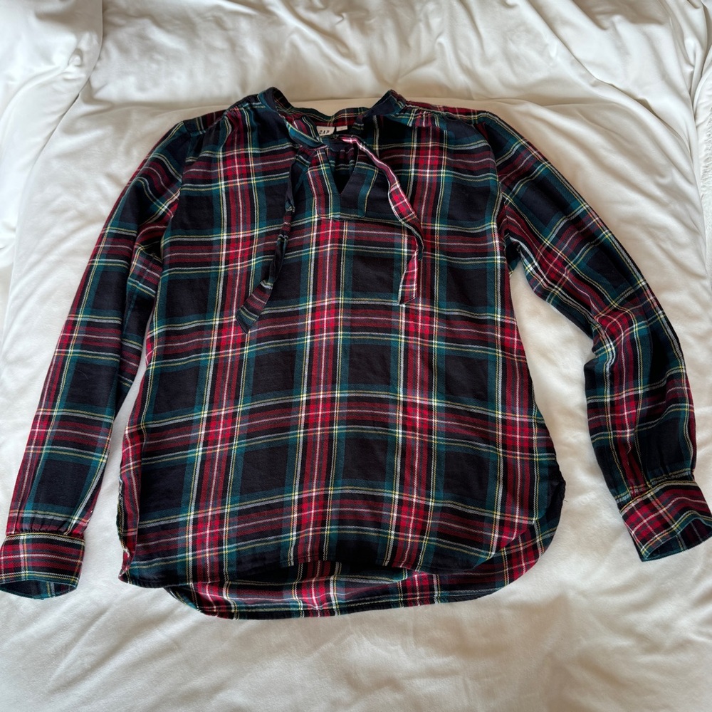 Gap Womens Plaid Tie Collar Long Sleeve Shirt Size M Red Plaid Button Holiday